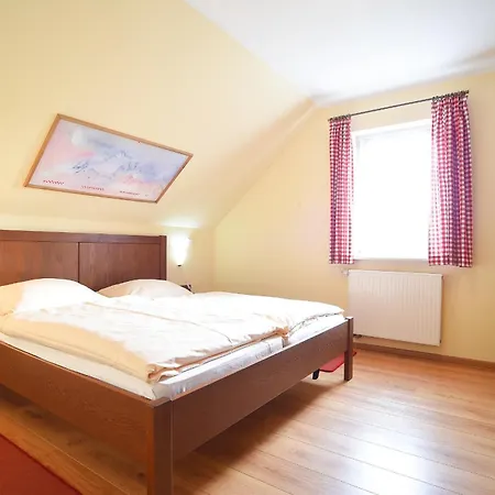Semesterbostad Hof Koehne - Haus Feldscheune Links