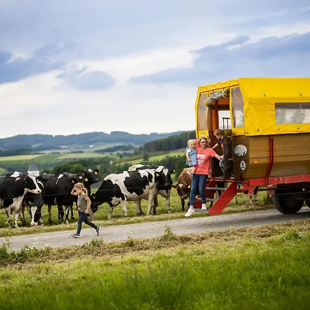 Hof Koehne - Haus Feldscheune Links Semesterbostad Schmallenberg