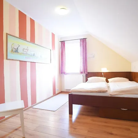 Hof Koehne - Haus Feldscheune Links * שמאלנברג