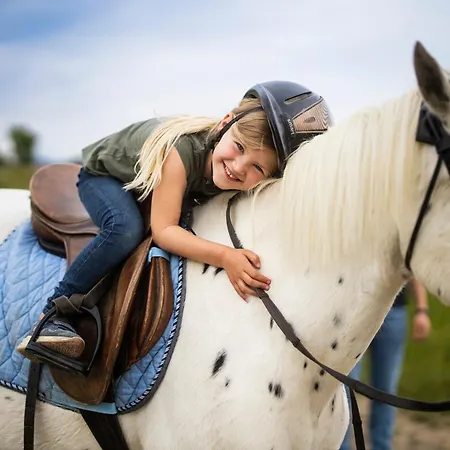 Hof Koehne - Haus Feldscheune Links